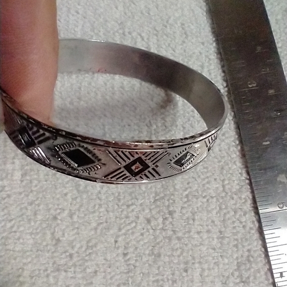 Silvertone black bangle bracelet approx. 2.5 - Picture 2 of 4